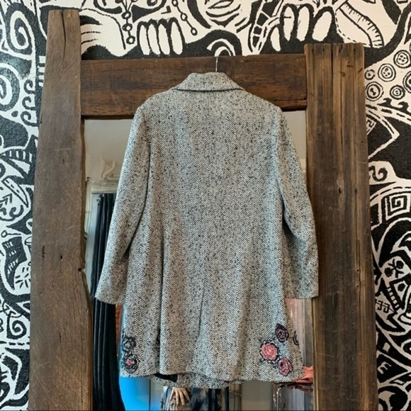 COPY - Embroidered Wool Coat Size XL - Picture 4 of 14